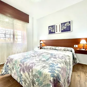 apartamento-urb-palmeras-del-sur-con-piscina.tenerifehoteles.net/